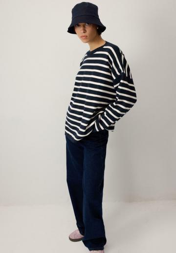 Пуловер в полоску