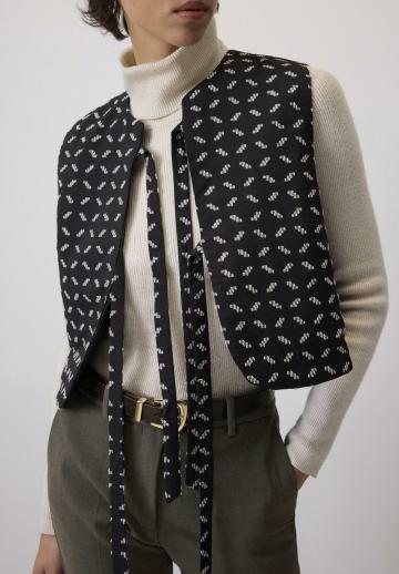 Короткая куртка