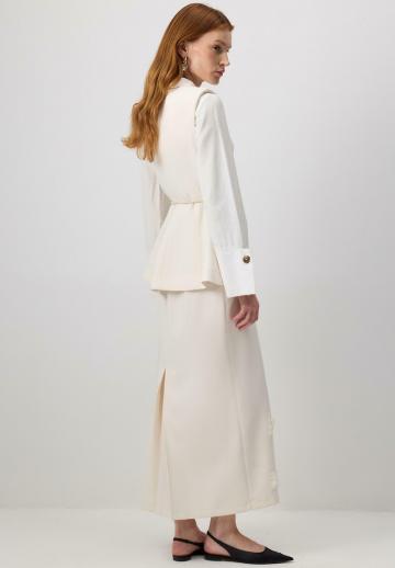 Длинный жилет