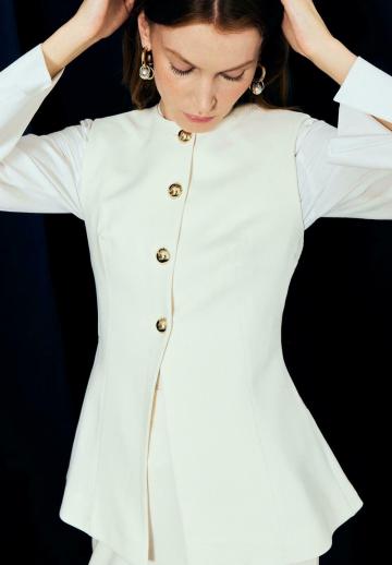 Длинный жилет