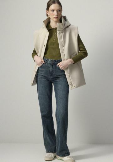 Длинный жилет