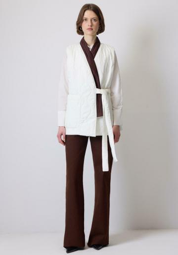 Длинный жилет