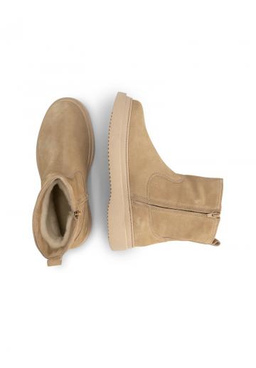 Зимние ботинки