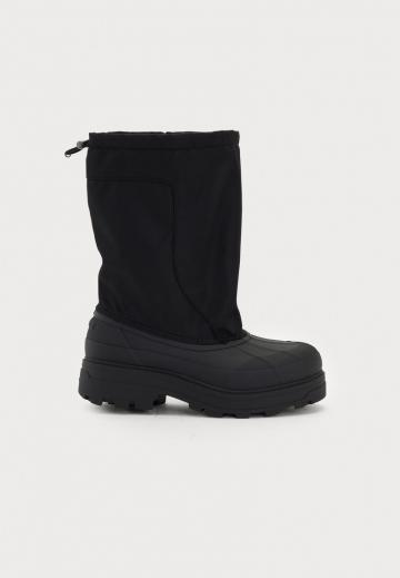 Резиновые сапоги