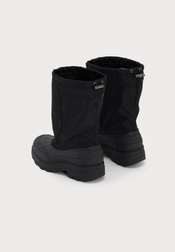 Резиновые сапоги