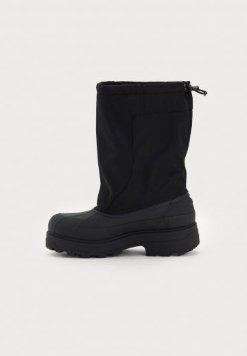 Резиновые сапоги