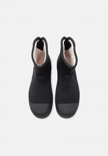 Зимние ботинки