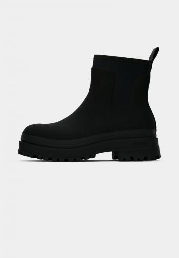 Резиновые сапоги