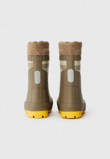 Резиновые сапоги