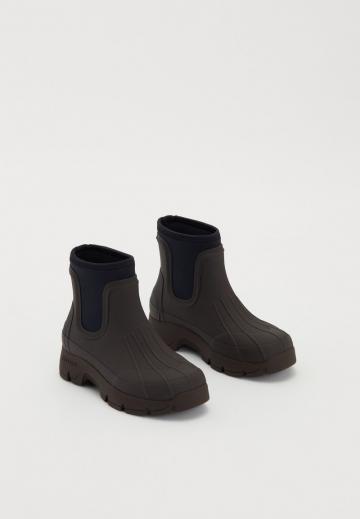 Резиновые сапоги