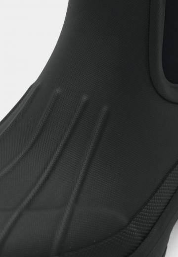 Резиновые сапоги