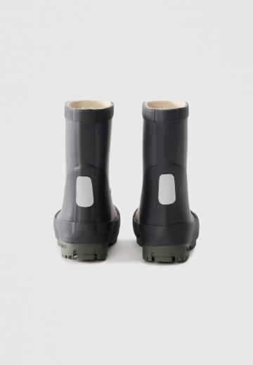 Резиновые сапоги