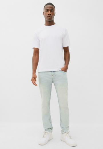 Прямые джинсы