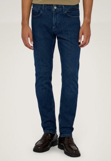 Узкие джинсы