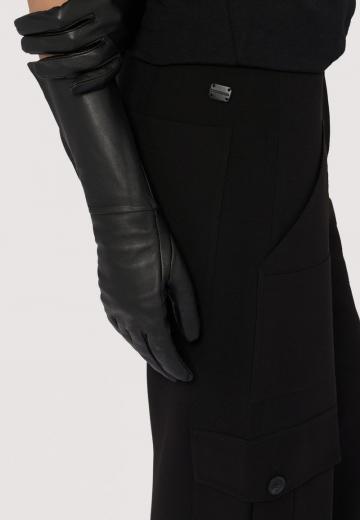 Брюки с накладными карманами