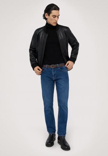 Прямые джинсы