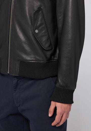 Куртка бомбер