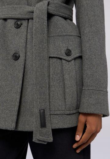 Короткое пальто