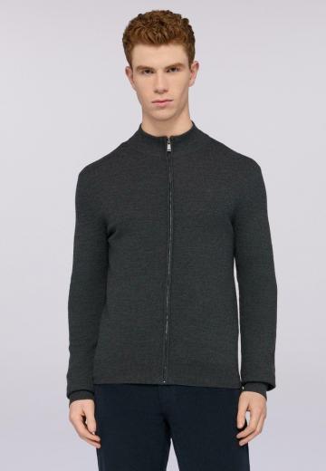 Вязаная кофта