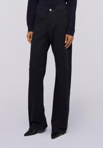Прямые джинсы