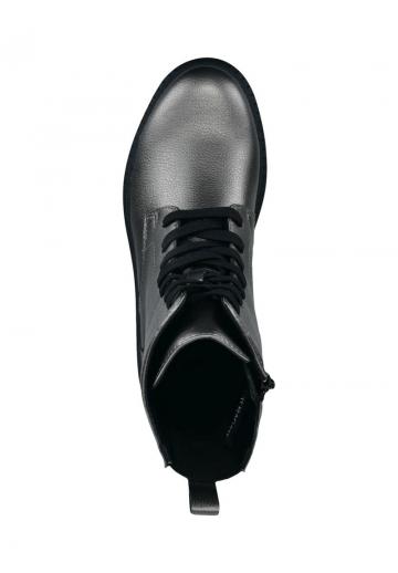 Ботинки на шнуровке