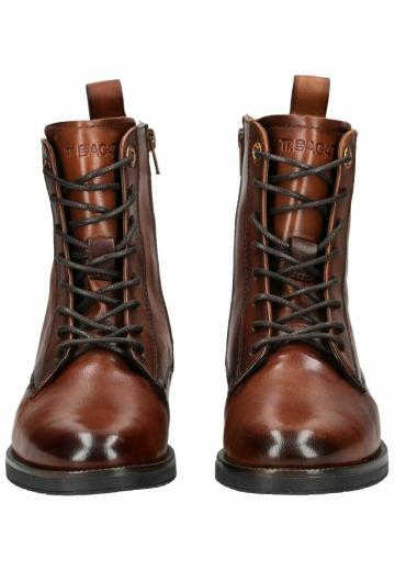 Ботинки на шнуровке
