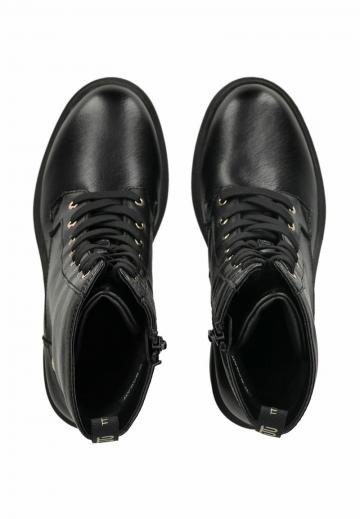 Ботинки на шнуровке