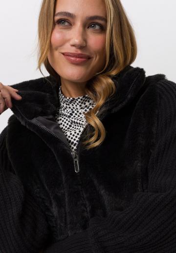 Вязаная кофта