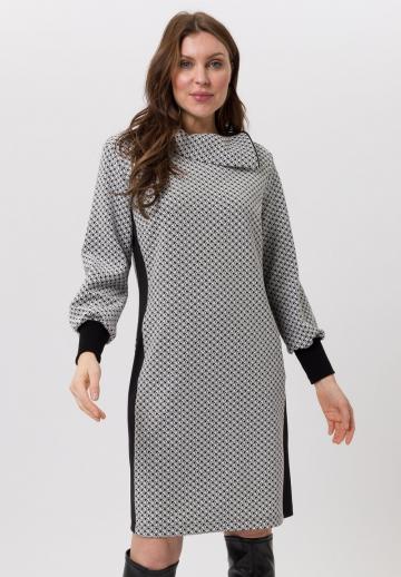 Вязаное платье