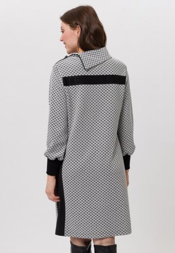 Вязаное платье