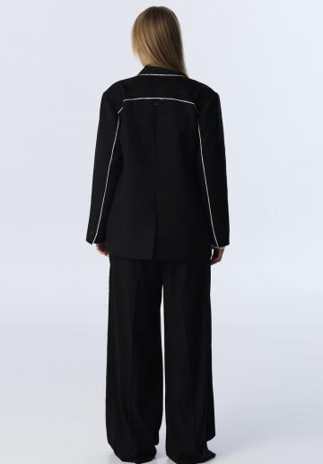 Блейзер с накладными карманами