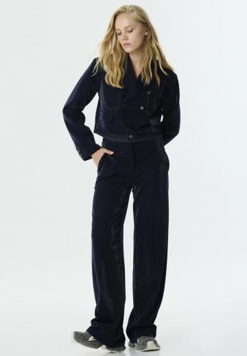 Блейзер с накладными карманами