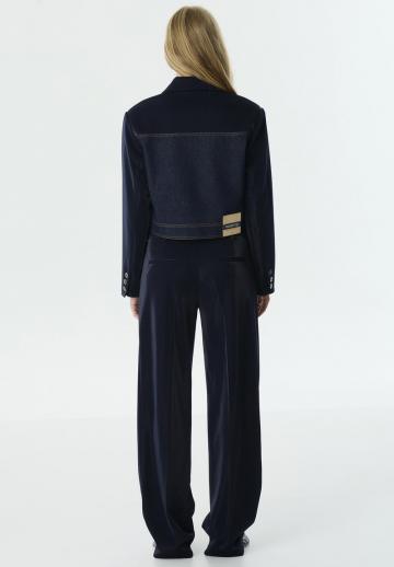 Блейзер с накладными карманами