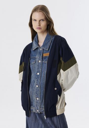 Джинсовая куртка