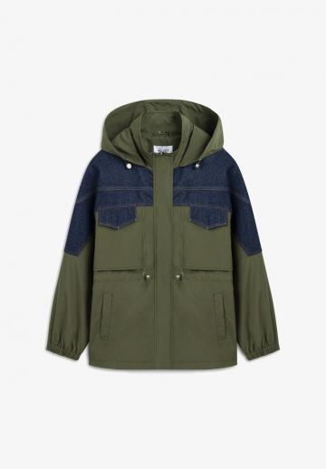 Куртка с накладнымит карманами