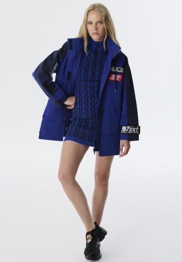 Короткое пальто