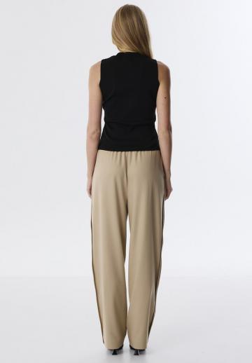 Пуловер без рукавов