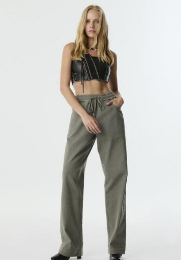 Топ на бретельках