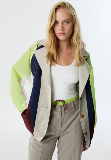 Короткое пальто