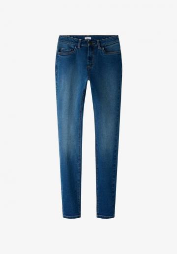 Узкие джинсы