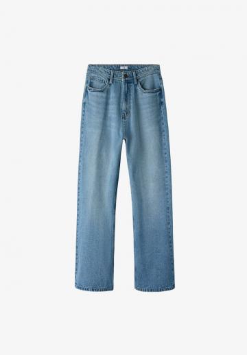 Прямые джинсы