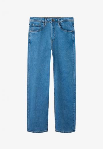 Прямые джинсы