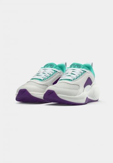 Тренировочные кроссовки