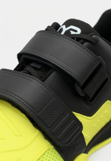 Тренировочные кроссовки