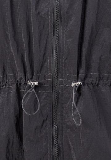 Куртка с накладнымит карманами