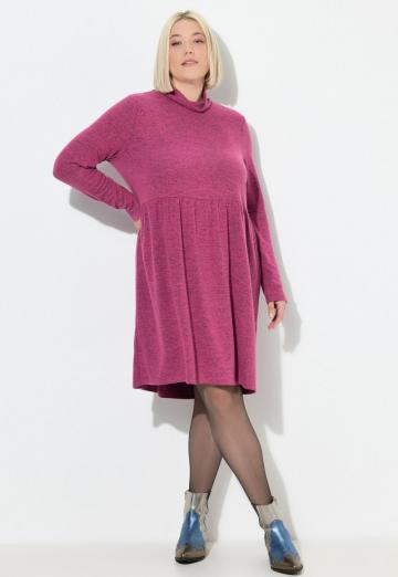 Вязаное платье