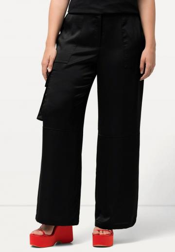 Брюки с накладными карманами