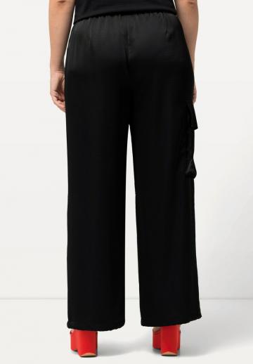 Брюки с накладными карманами