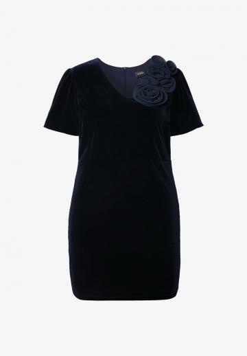 Платье футляр