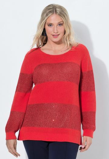 Пуловер в полоску